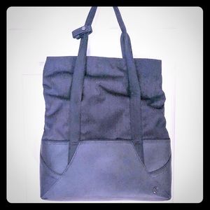 Lululemon gray tote Go Wild